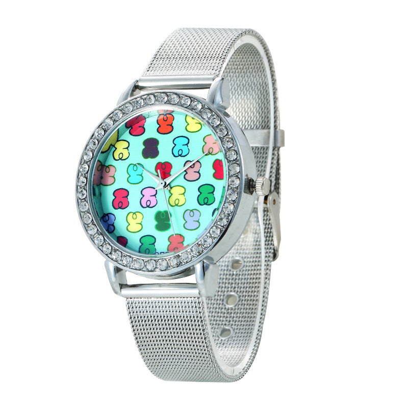 Estuche plateado con diseño de oso y diamantes