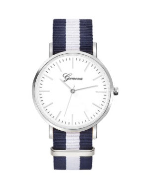 Los amantes miran la tendencia de moda femenina versión coreana del reloj de cuarzo simple para estudiantes masculinos con correa de lona de nailon, venta caliente
