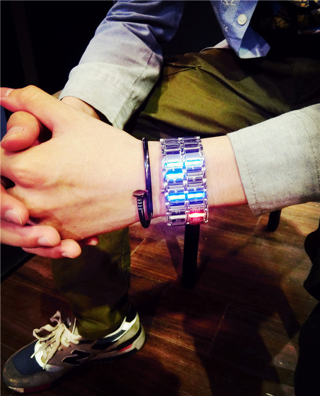 Relojes de pulsera digitales con luz LED creativos para hombres y mujeres, reloj electrónico de estilo masculino y femenino, reloj de pulsera informal de moda para parejas