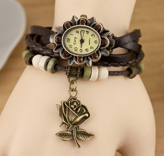 Reloj de moda informal para mujer, pulsera envuelta en cuero, epidermis, colgantes de mariposa para mesa de mujer, venta al por mayor, para niños