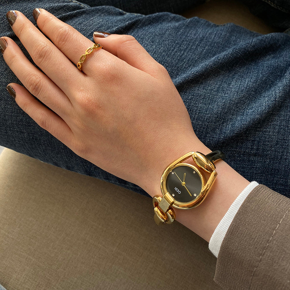 Metal chain quartz watch