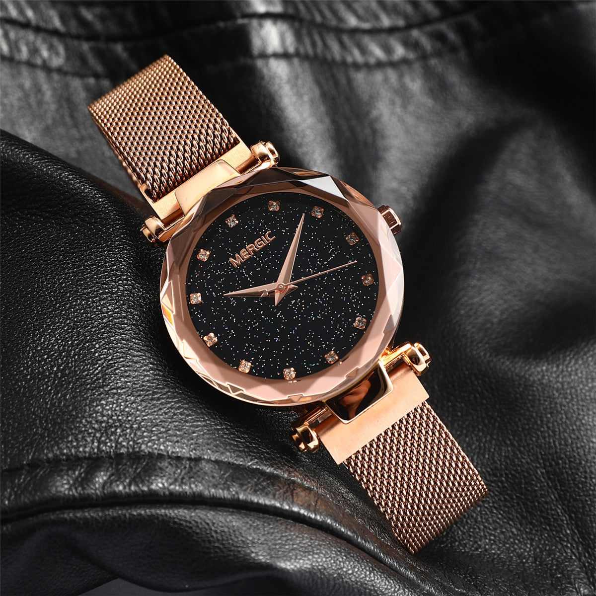Reloj de malla milanesa con diseño de cielo estrellado y escamas de diamantes de imitación