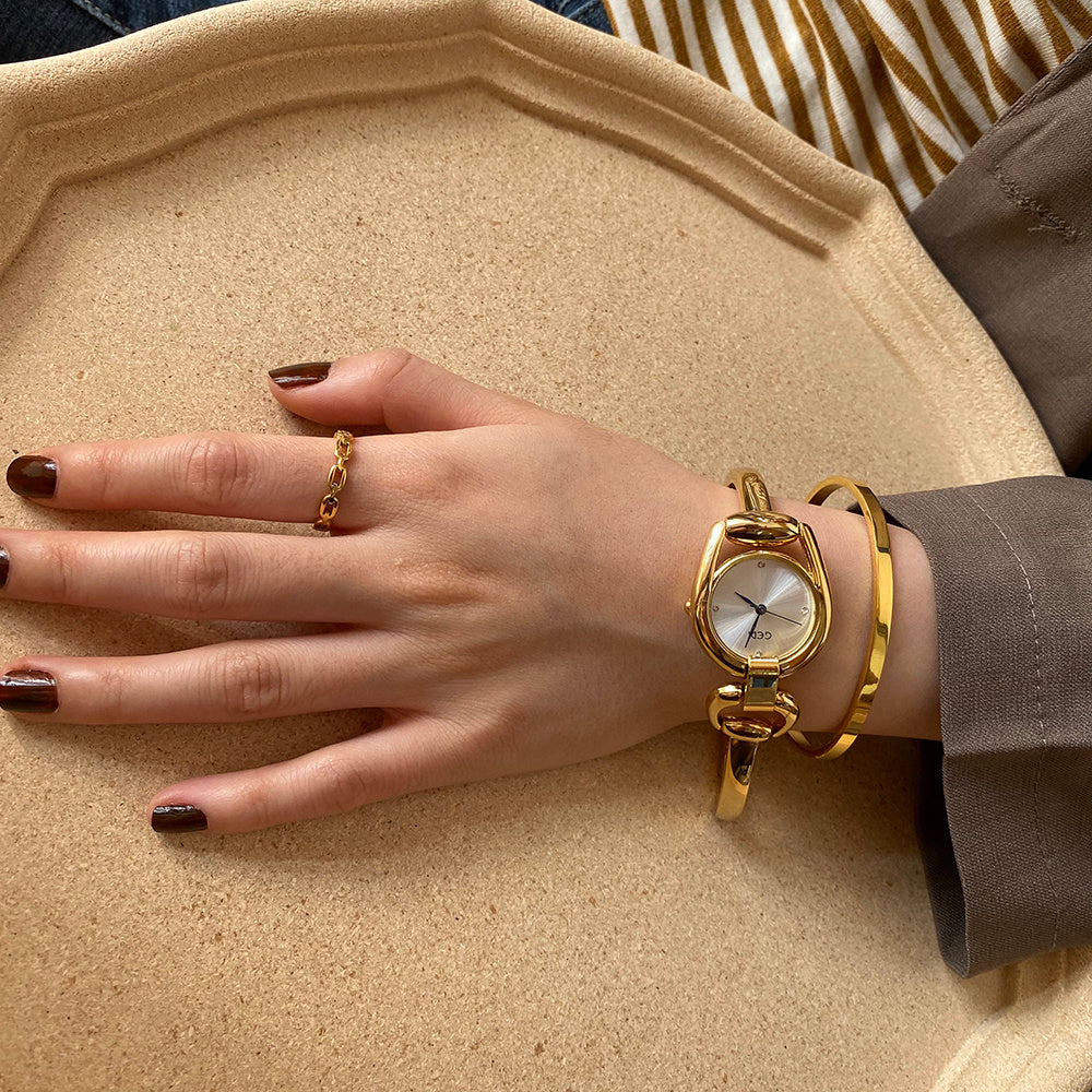 Metal chain quartz watch