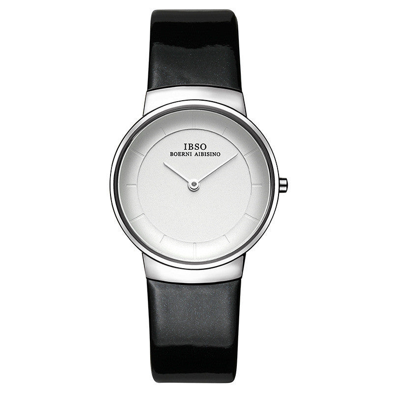 Nuevo reloj de cuarzo minimalista y fino para mujer.