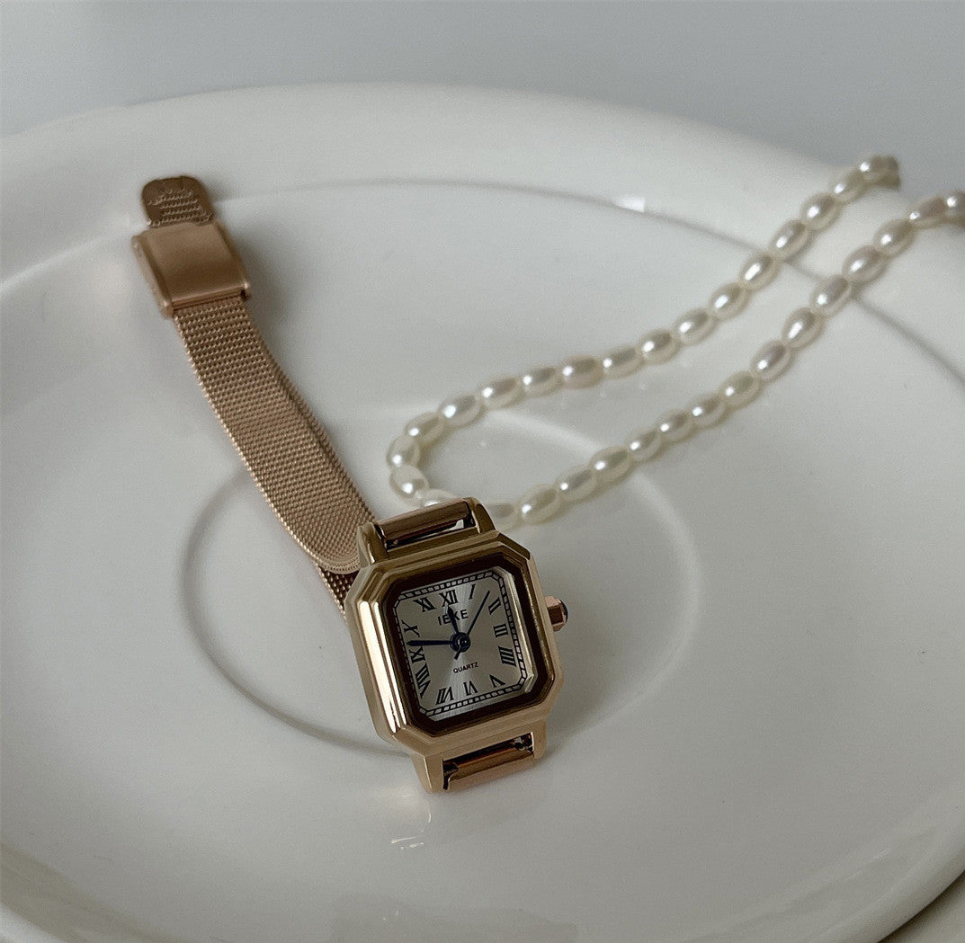 Reloj pequeño cuadrado retro con forma de cubo de azúcar de acero para mujer