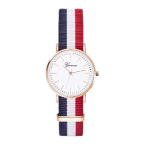 Los amantes miran la tendencia de moda femenina versión coreana del reloj de cuarzo simple para estudiantes masculinos con correa de lona de nailon, venta caliente