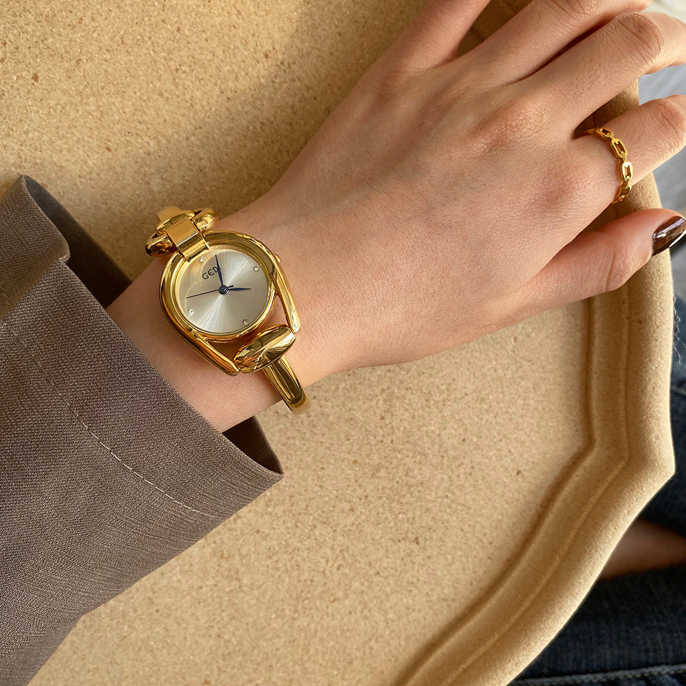 Metal chain quartz watch