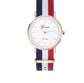 Los amantes miran la tendencia de moda femenina versión coreana del reloj de cuarzo simple para estudiantes masculinos con correa de lona de nailon, venta caliente