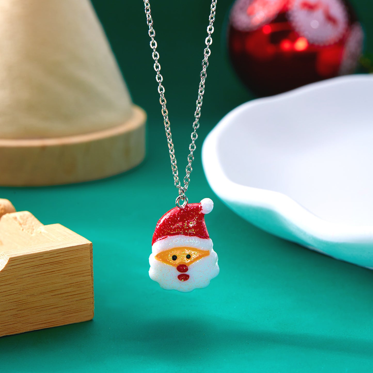 Lindo collar de resina de dibujos animados, colgante de muñeco de nieve de Navidad y Papá Noel, collar de cadena de clavícula para mujer, joyería