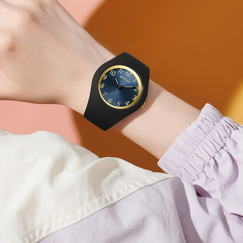 Reloj electrónico de moda simple e impermeable con correa de silicona fina y ligera para estudiantes