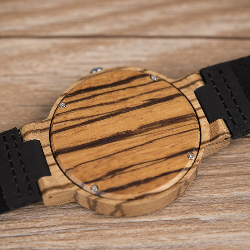 Reloj de cuarzo de madera.