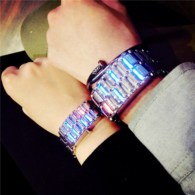 Relojes de pulsera digitales con luz LED creativos para hombres y mujeres, reloj electrónico de estilo masculino y femenino, reloj de pulsera informal de moda para parejas