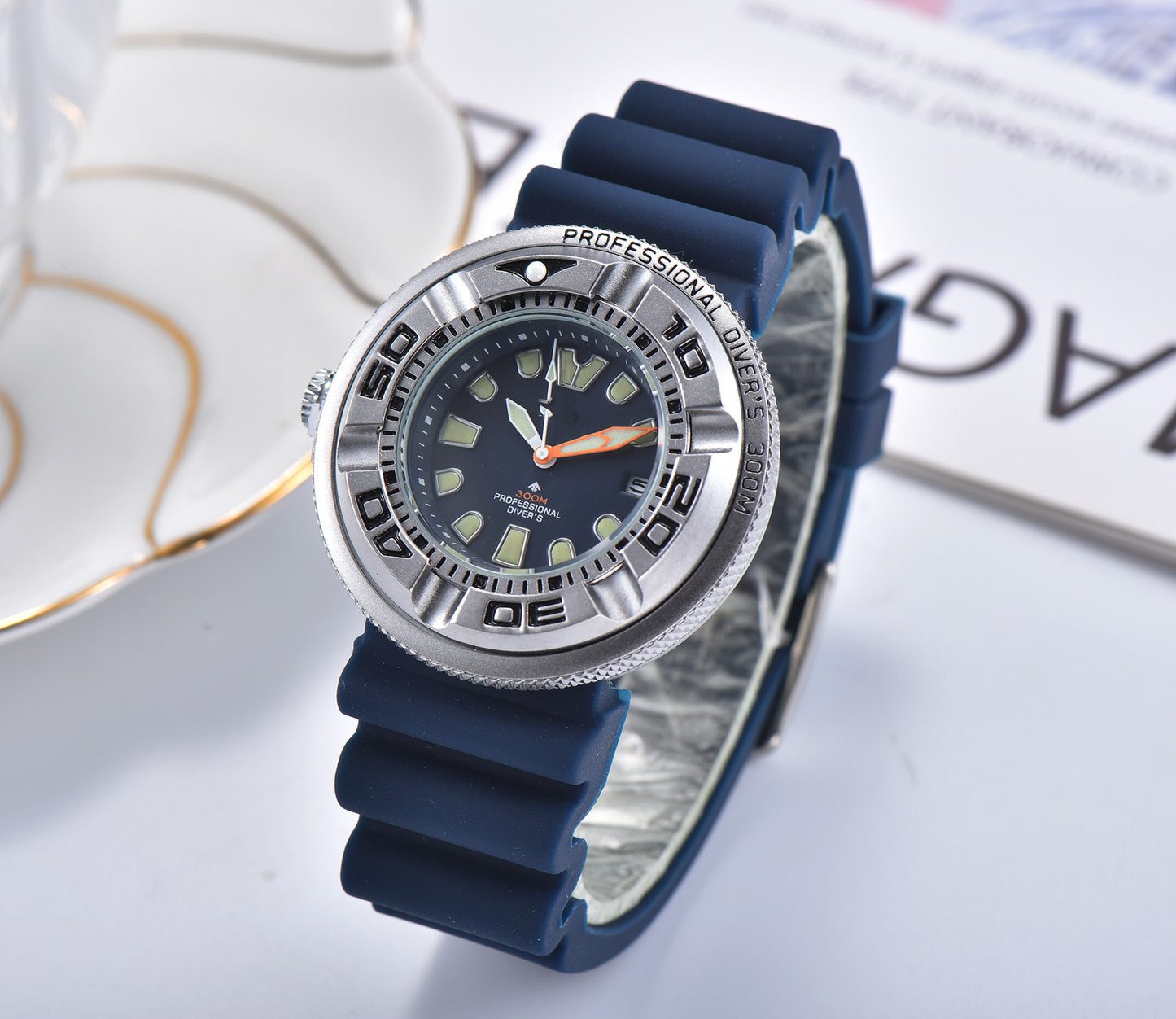 Reloj luminoso XT de 3 pines con correa de goma para hombre