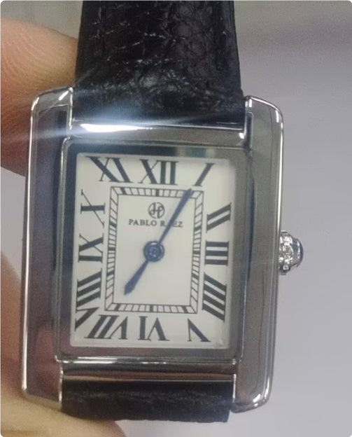 Reloj de cuarzo con correa y esfera rectangular para mujer con escala romana