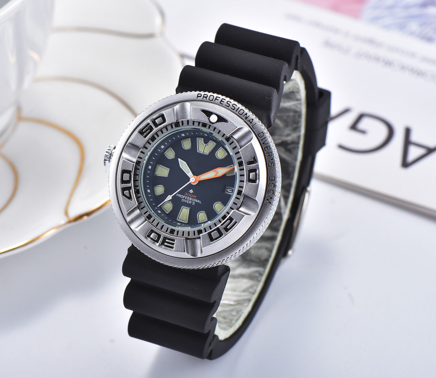 Reloj luminoso XT de 3 pines con correa de goma para hombre