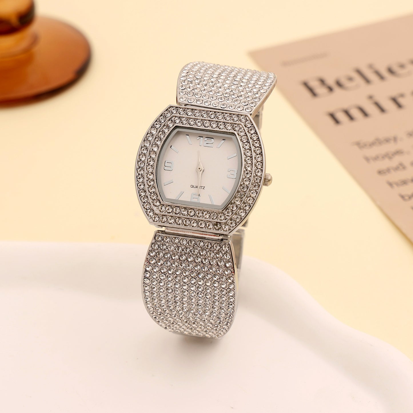 Reloj de cuarzo con correa de acero de moda para mujer con diamantes