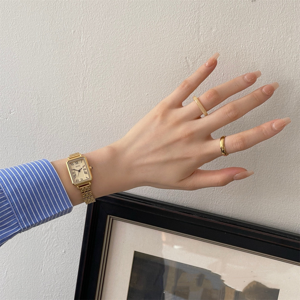 Reloj de cuarzo sencillo para mujer con esfera pequeña y correa de acero estilo retro