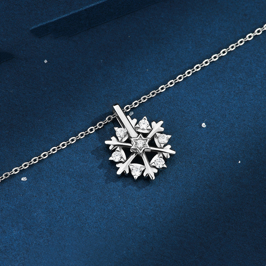 Collar de copo de nieve giratorio de plata 925 para mujer, diseño de nicho de lujo, joyería de diamantes de imitación brillantes, regalo de cumpleaños de otoño e invierno para amigos