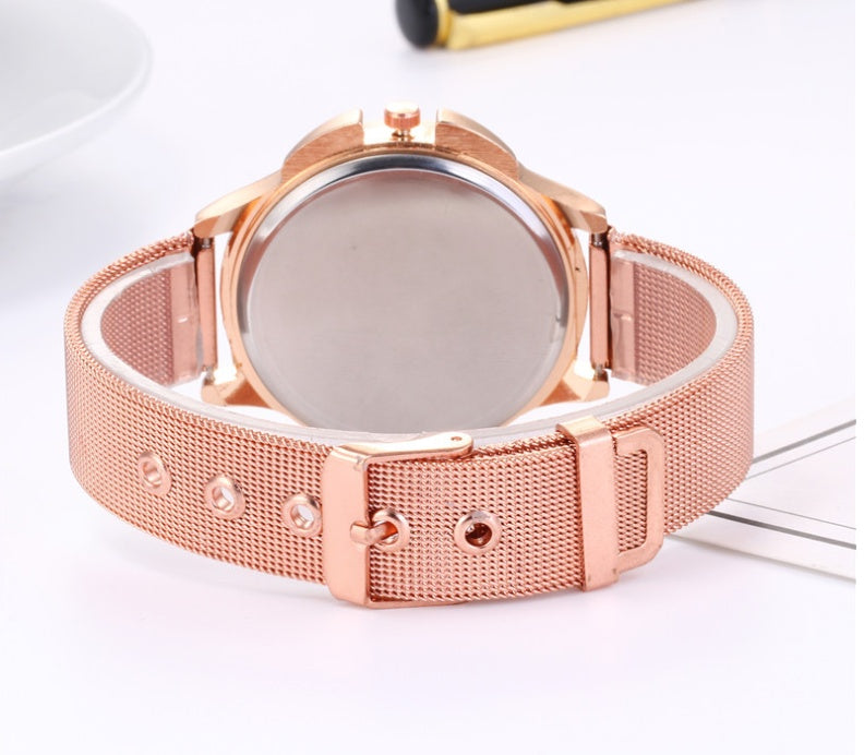 Los modelos de explosión miran al comercio exterior de las mujeres para ejecutar la bandeja de flores creativa para damas, malla de metal casual con reloj de mujer, reloj de cuarzo