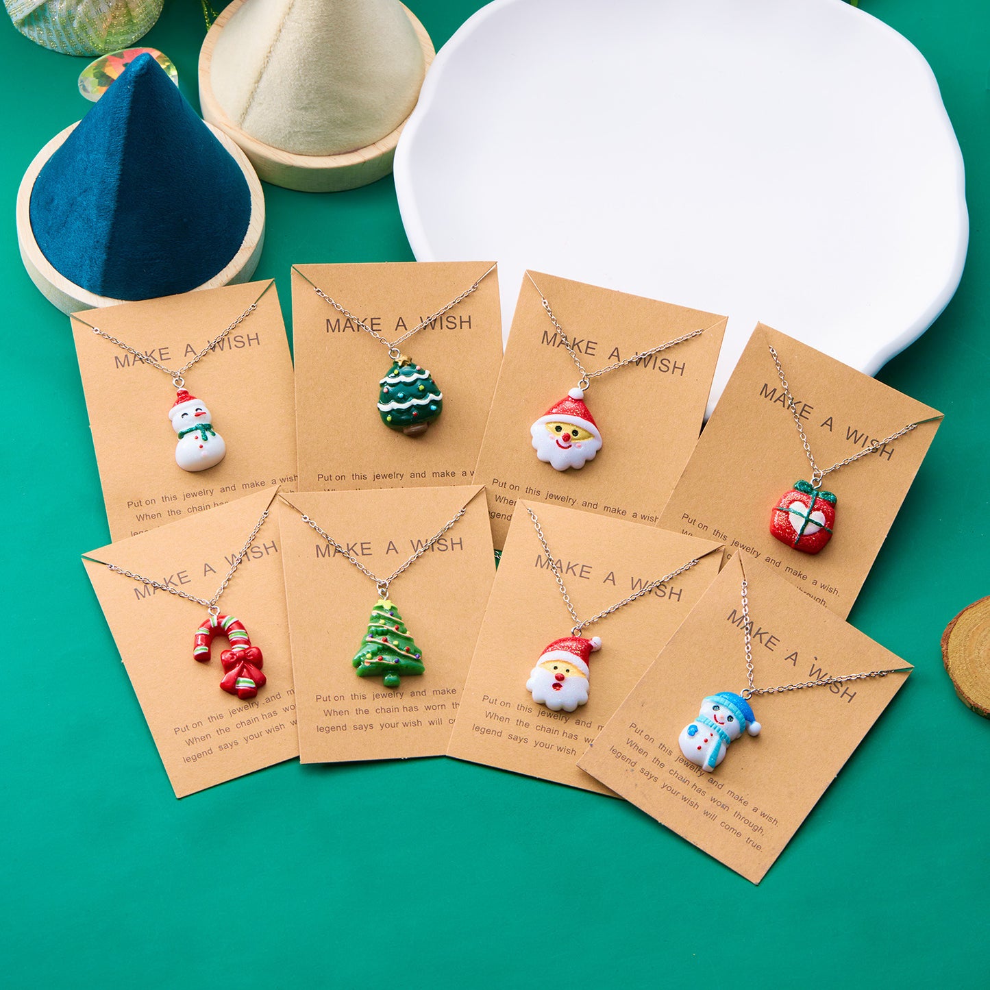 Lindo collar de resina de dibujos animados, colgante de muñeco de nieve de Navidad y Papá Noel, collar de cadena de clavícula para mujer, joyería