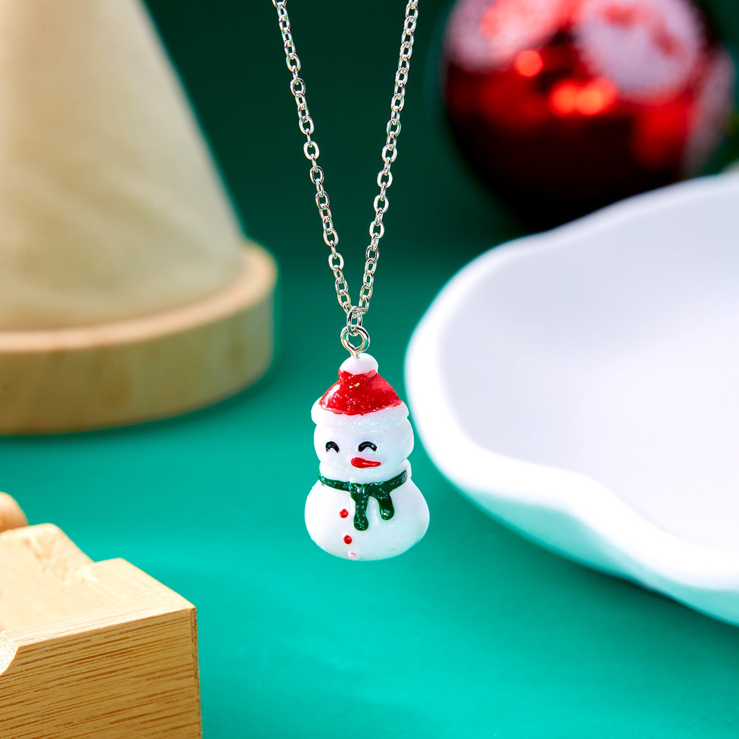 Lindo collar de resina de dibujos animados, colgante de muñeco de nieve de Navidad y Papá Noel, collar de cadena de clavícula para mujer, joyería