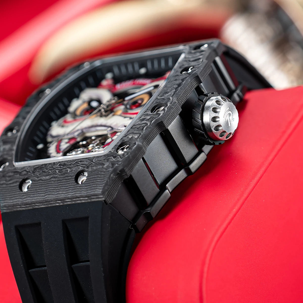 REEF TIGER Lion Dance Design Men’s Automatic Watch Tonneau Super Lumious Red Rubber Band Waterproof Mechanical Watches RGA3009-L