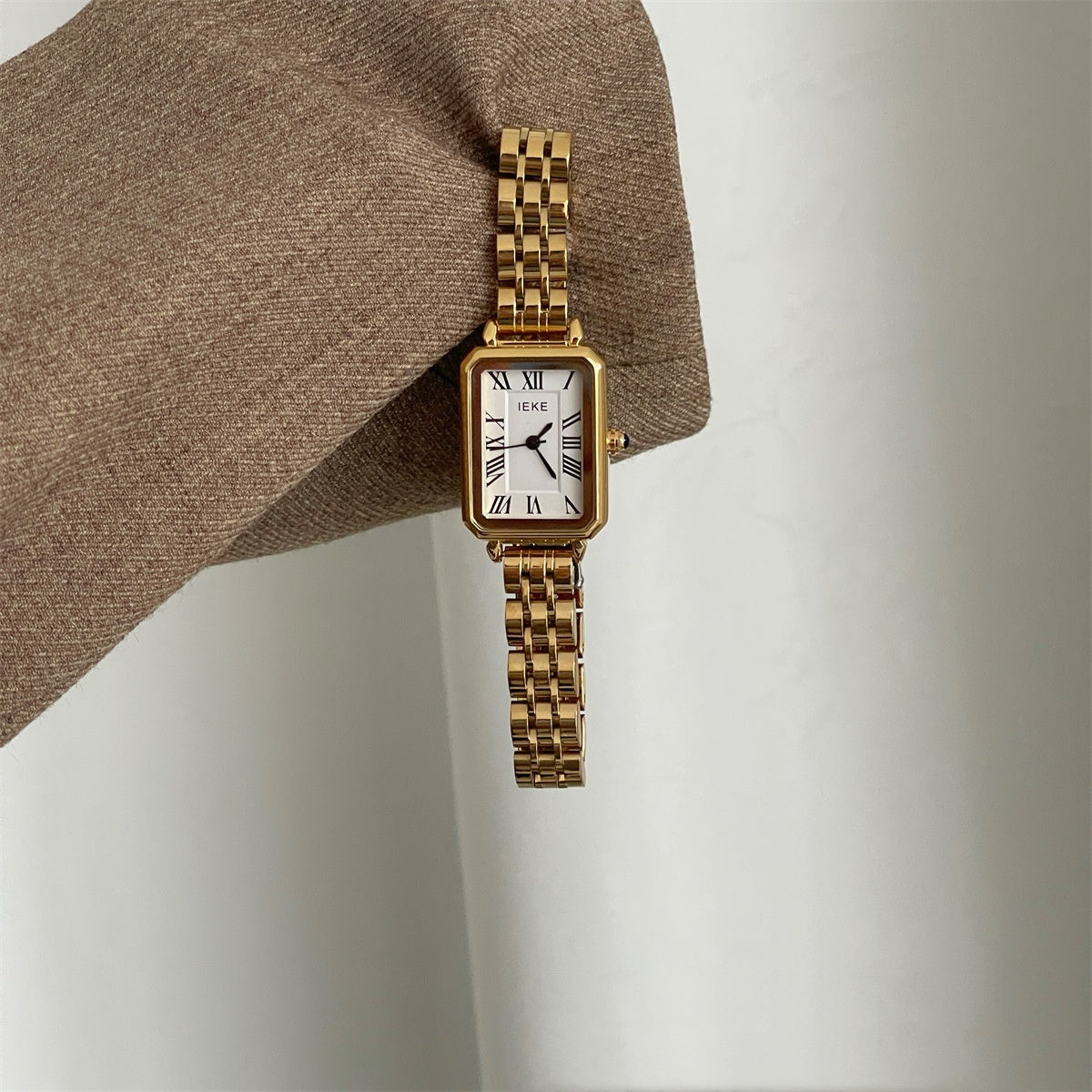 Reloj de cuarzo sencillo para mujer con esfera pequeña y correa de acero estilo retro