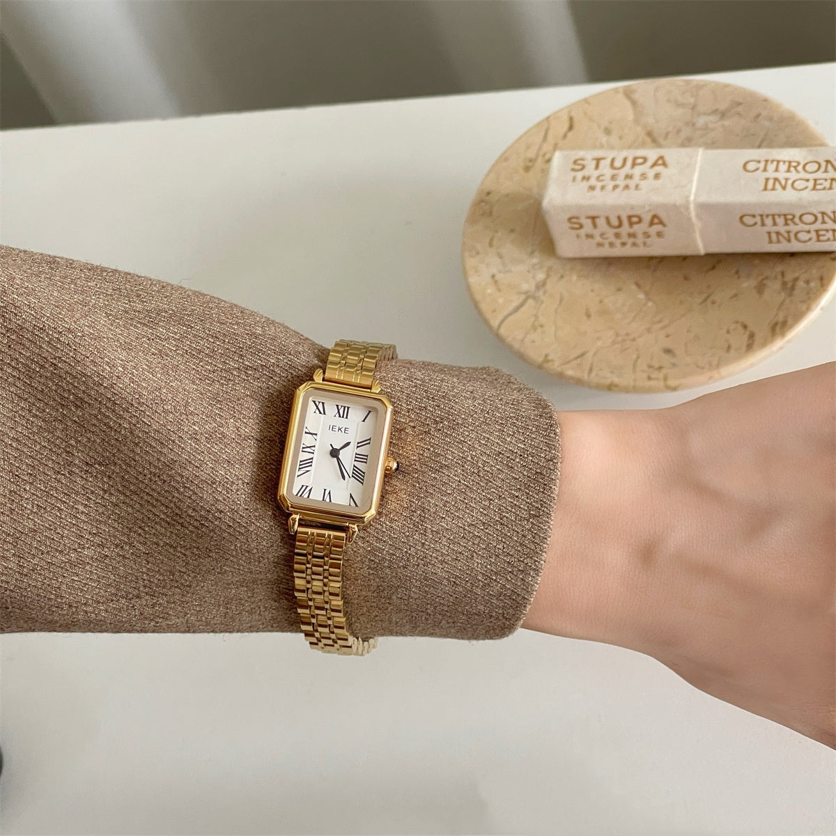 Reloj de cuarzo sencillo para mujer con esfera pequeña y correa de acero estilo retro