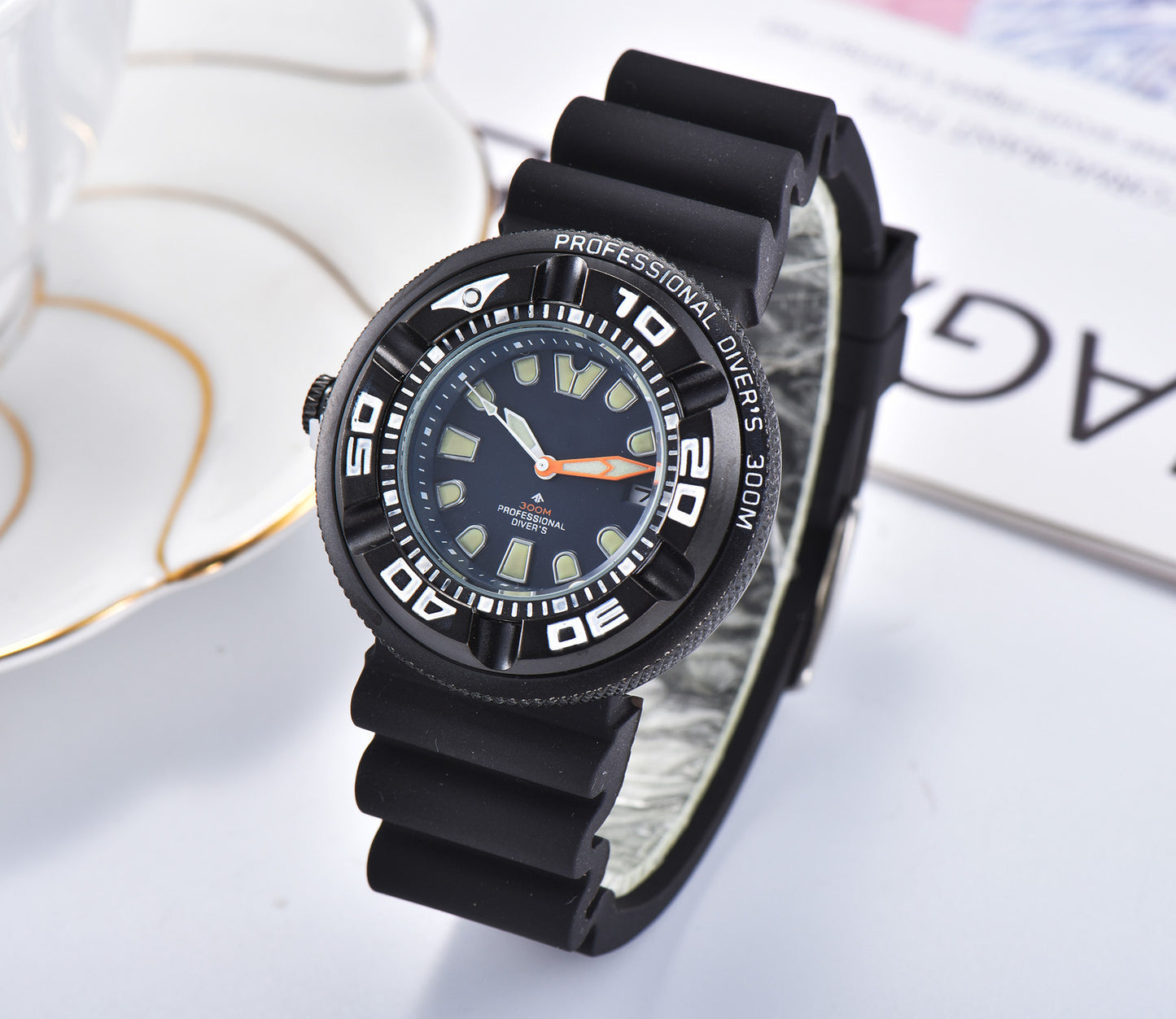 Reloj luminoso XT de 3 pines con correa de goma para hombre