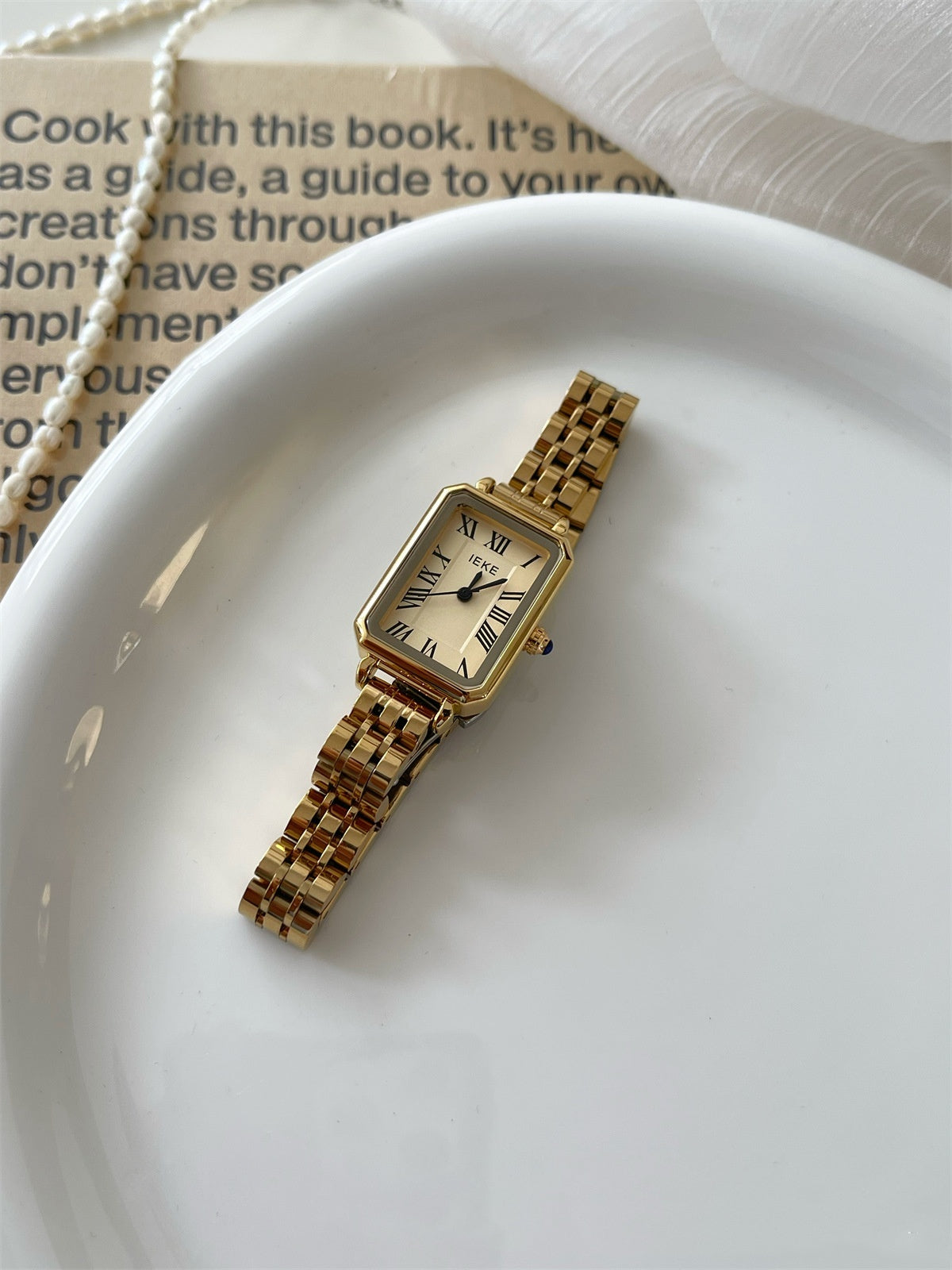 Reloj de cuarzo sencillo para mujer con esfera pequeña y correa de acero estilo retro