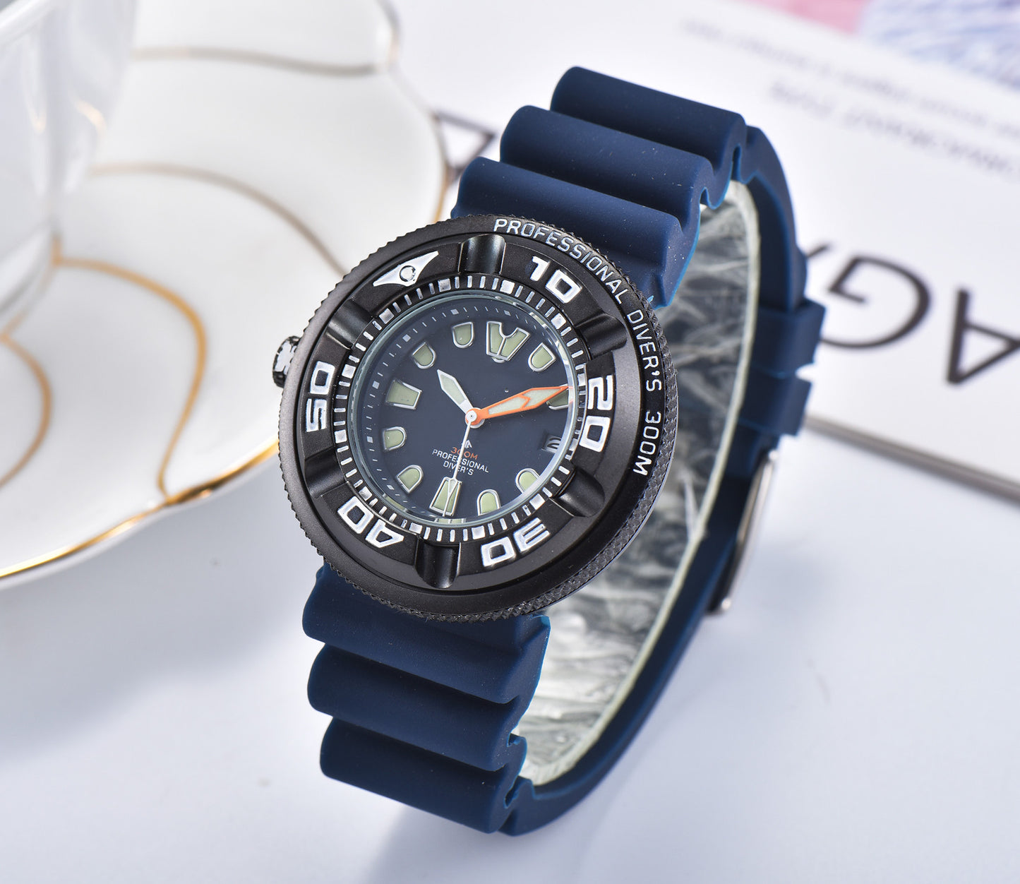 Reloj luminoso XT de 3 pines con correa de goma para hombre