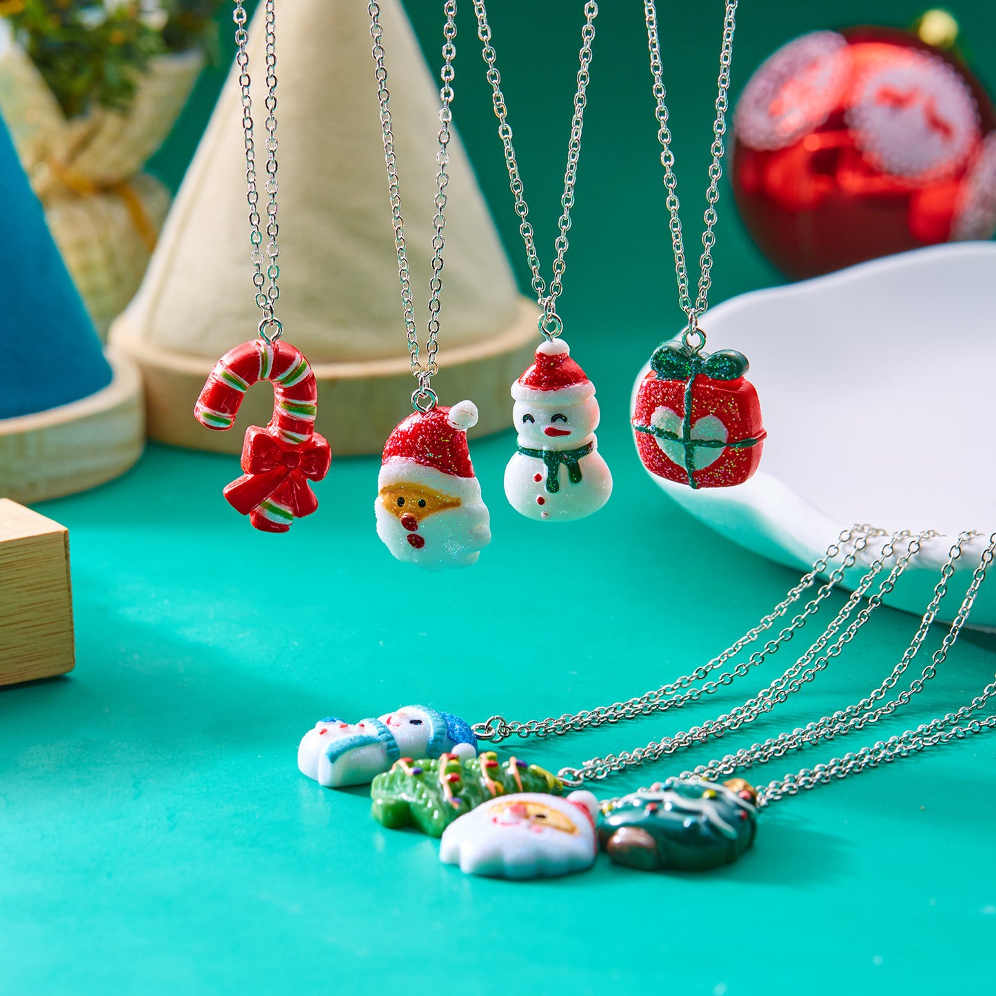 Lindo collar de resina de dibujos animados, colgante de muñeco de nieve de Navidad y Papá Noel, collar de cadena de clavícula para mujer, joyería