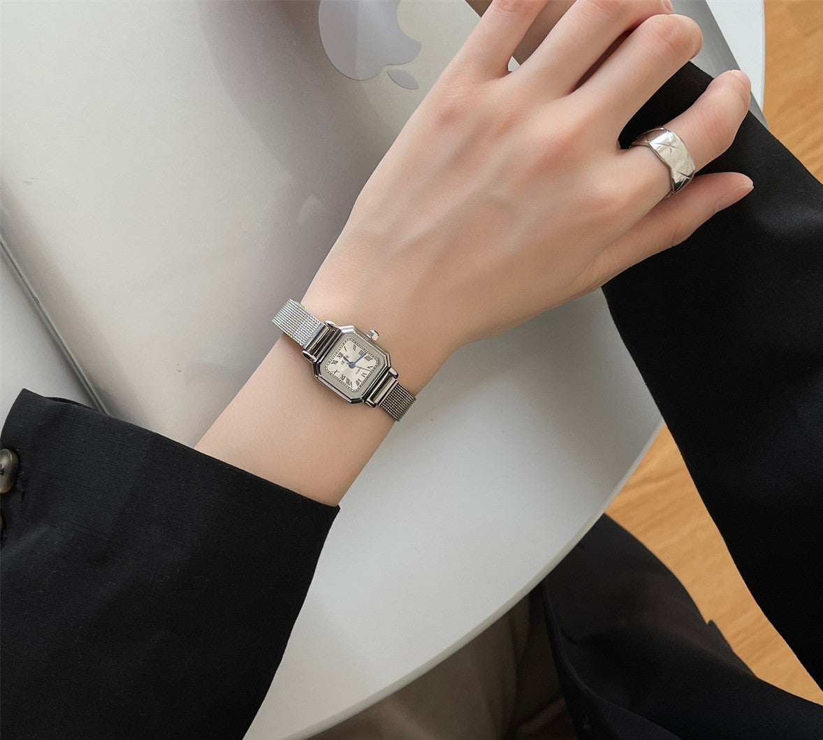Reloj pequeño cuadrado retro con forma de cubo de azúcar de acero para mujer