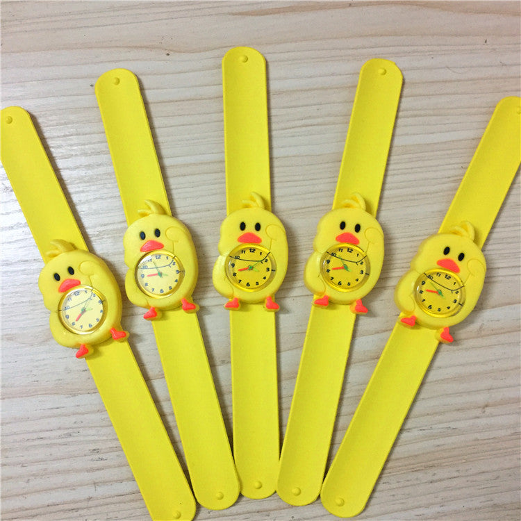 Reloj de cuarzo con dibujos animados de pato amarillo pequeño con adhesivo de PVC