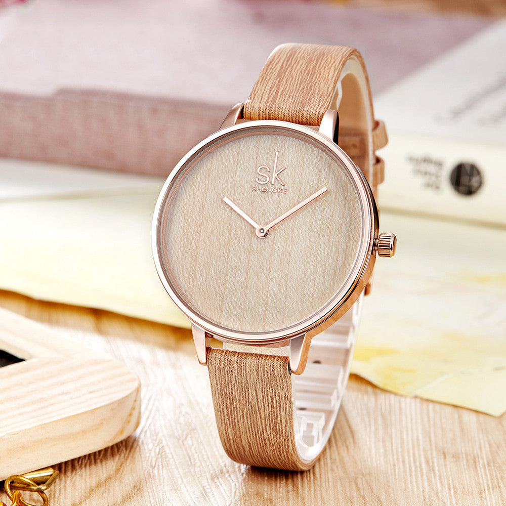 Women's quartz watch with wooden needle