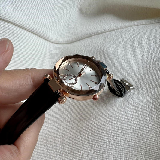 Reloj de cuarzo con diamantes de imitación y cinturón sencillo de moda para mujer