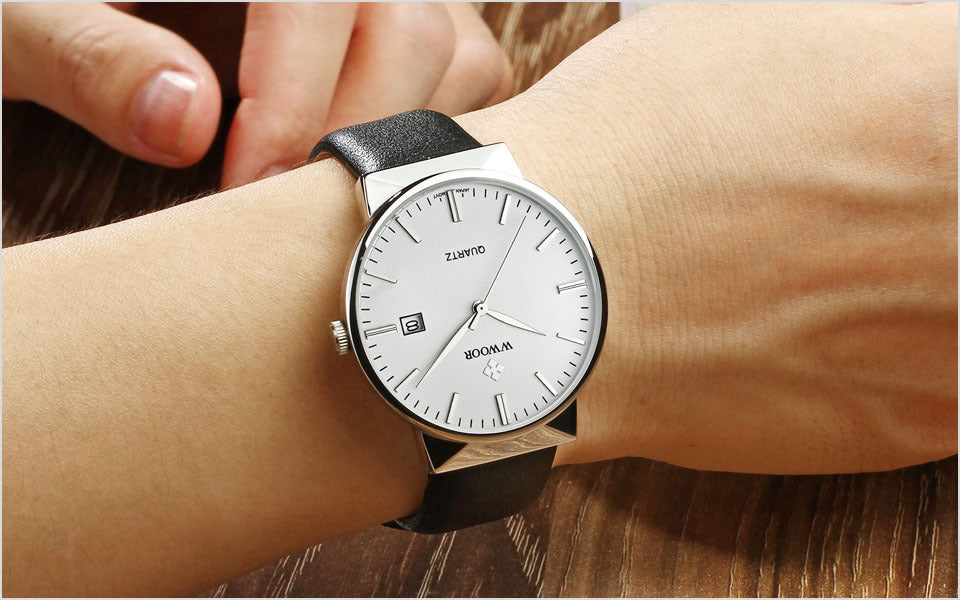 Men's leather quartz watch