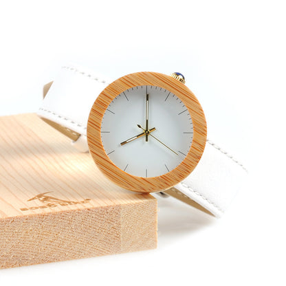 Reloj femenino con movimiento de cuarzo, cinturón de cuero de madera de bambú caliente hecho a mano con mesa de madera