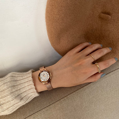 Elegant retro quartz watch