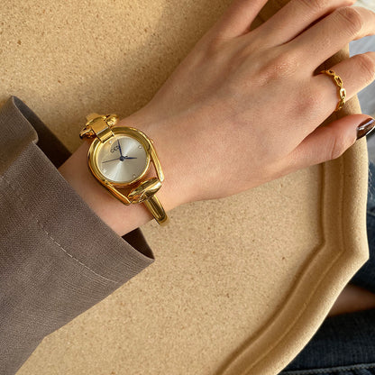 Metal chain quartz watch
