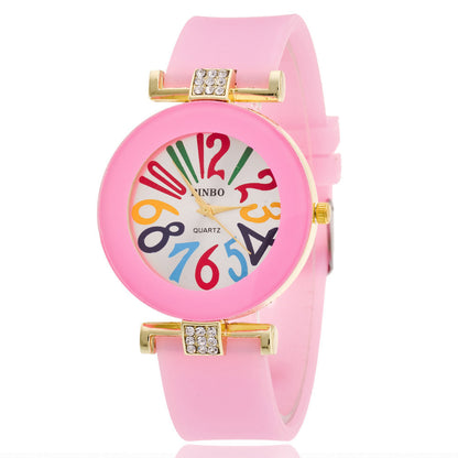 Reloj digital en color gelatina con diamantes.