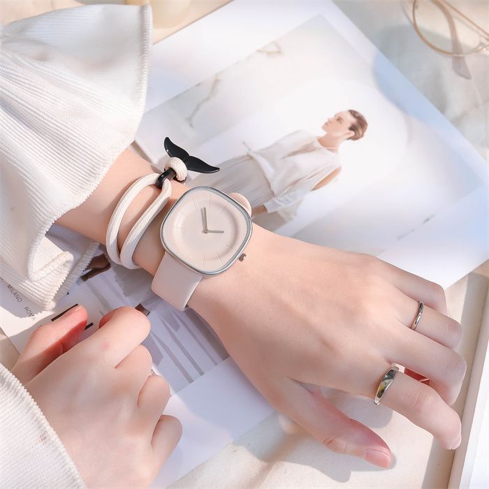 Reloj de diseño minimalista coreano para mujer, reloj de pareja de moda creativa y atractiva, de estilo nicho popular, de estilo transfronterizo