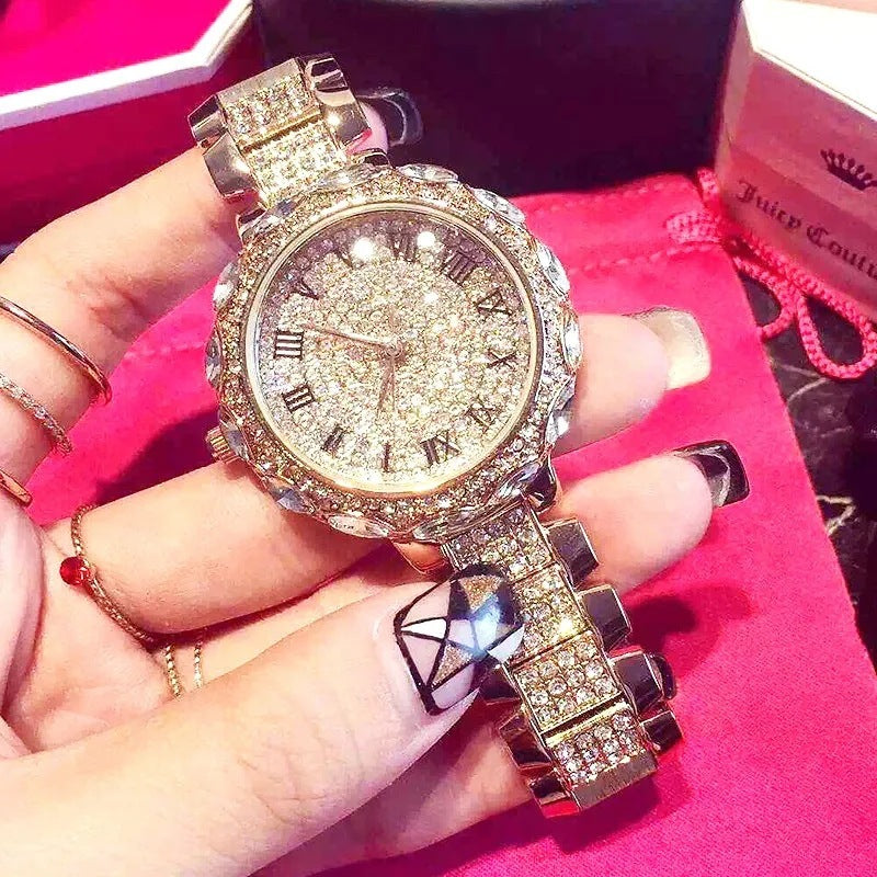 Nuevo reloj de cuarzo con incrustaciones de diamantes y correa de acero para mujer