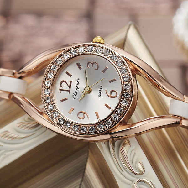 Reloj creativo con pulsera de diamantes