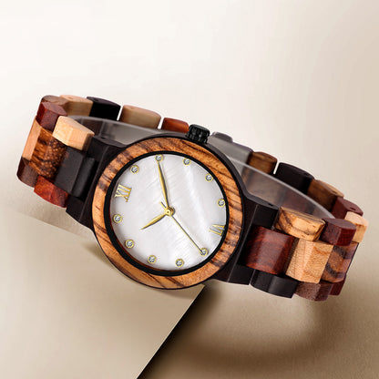 Reloj de mujer de madera color concha perla simple