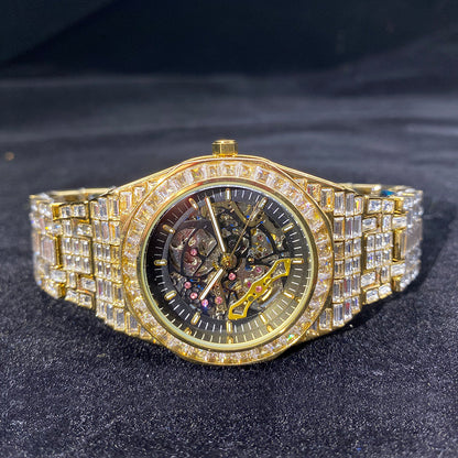 Reloj mecánico hueco luminoso con diamantes cuadrados completos de estilo hip hop