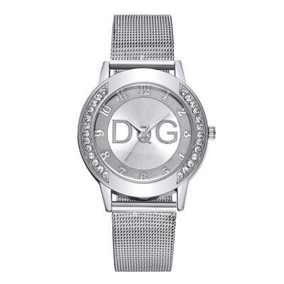 Reloj de cuarzo para mujer con correa de malla de alambre de acero y superficie de diamante de arena y anillo exterior de doble diamante