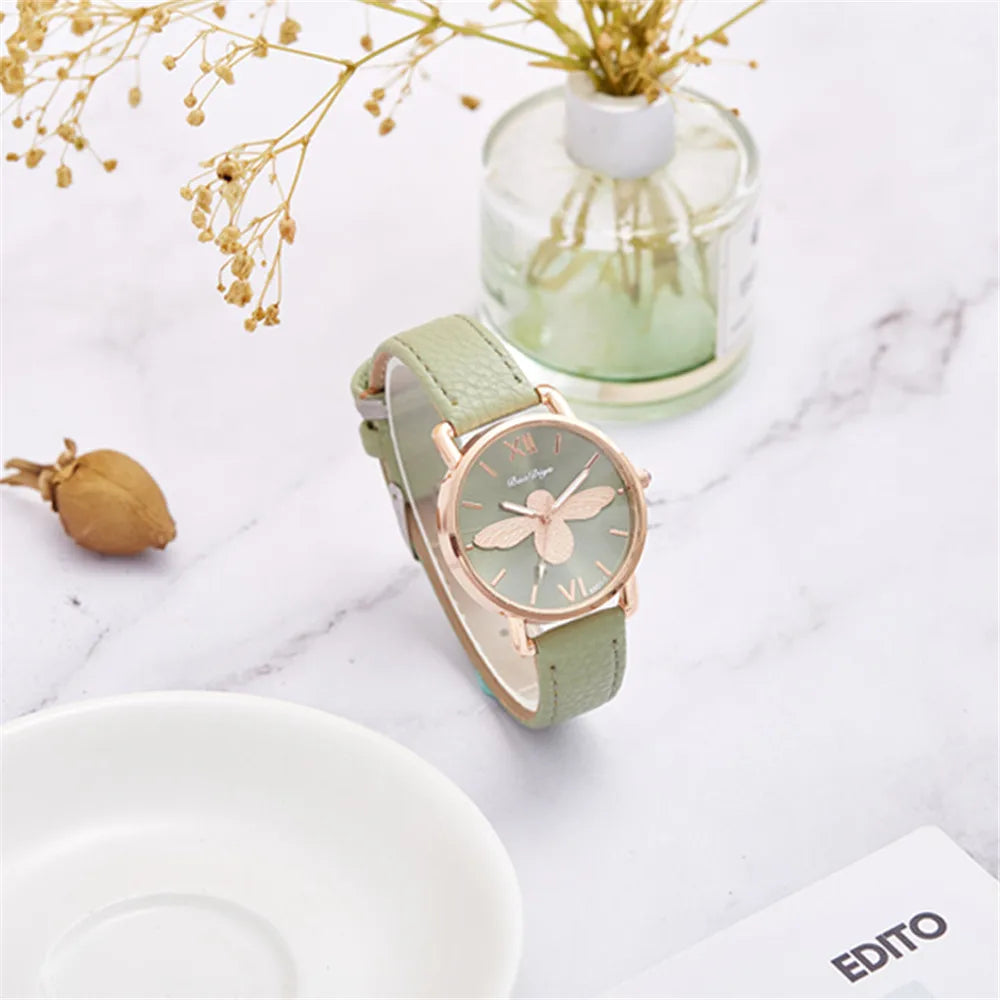 Reloj de cuarzo informal para mujer, relojes de pulsera sencillos con diseño de abeja pequeña, relojes de pulsera de lujo de cuero verde Vintage para mujer