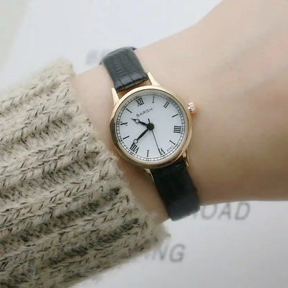 シンプルな女性用腕時計 Reloj Mujer 高級デザイン レザーウォッチ レディース レトロ クォーツ 腕時計 レディース 小型 ラウンド ダイヤル 時計 시계