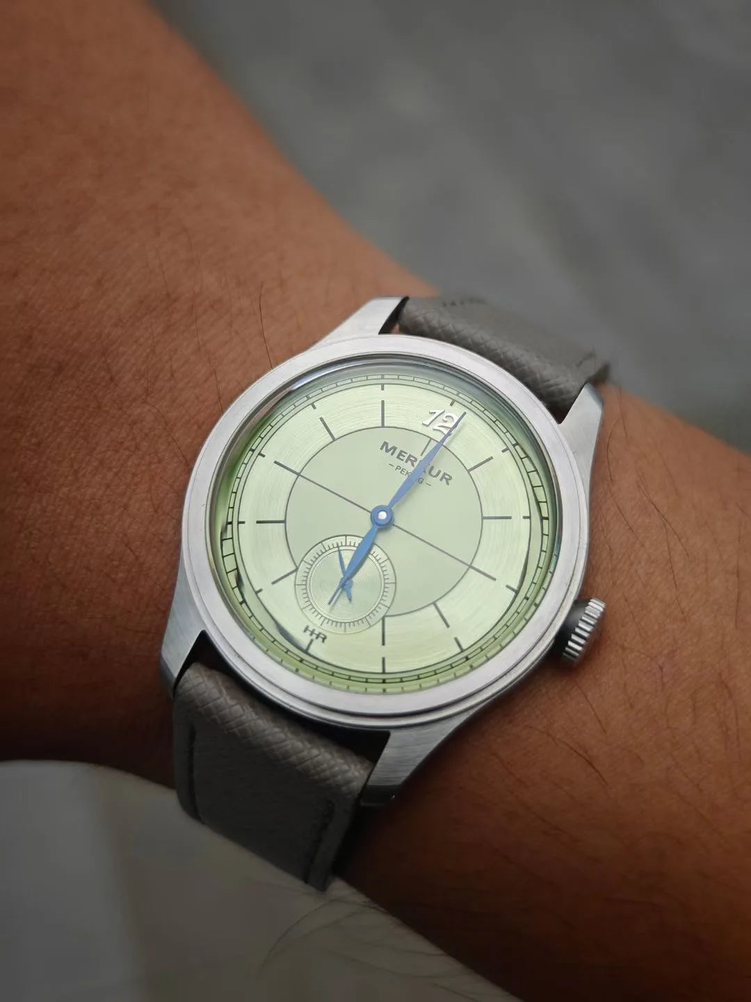 El nuevo reloj informal Retro verde con esfera cruzada MERKUR para hombre, serie LEVEE de negocios, reloj con cuerdas Manual, reloj de Metal